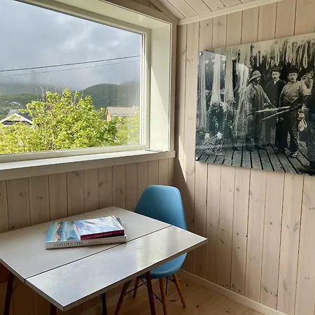 Oceanview Mini-house - Stunning Views *