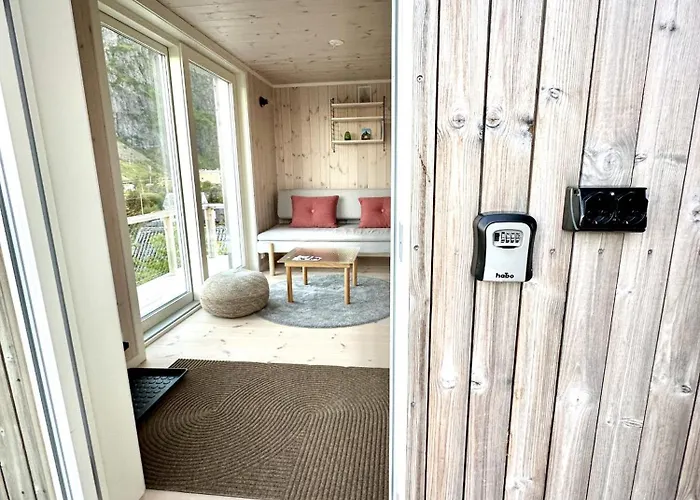 Oceanview Mini-house - Stunning Views Semesterbostad Moskenes